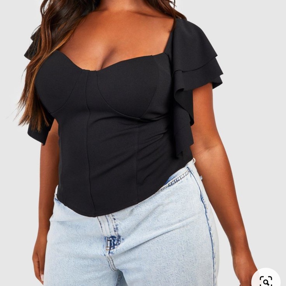 NWT BOOHOO plus ruffle sleeve corset top